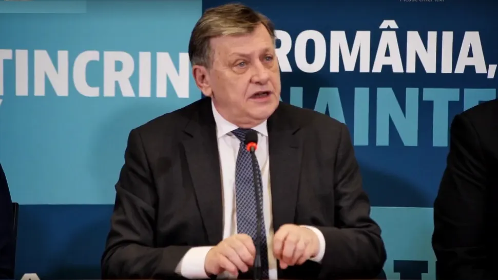 Crin Antonescu, apel către liberali: „Ridicați-vă în picioare și spuneți ceva până să vă dea afară Ciucu”