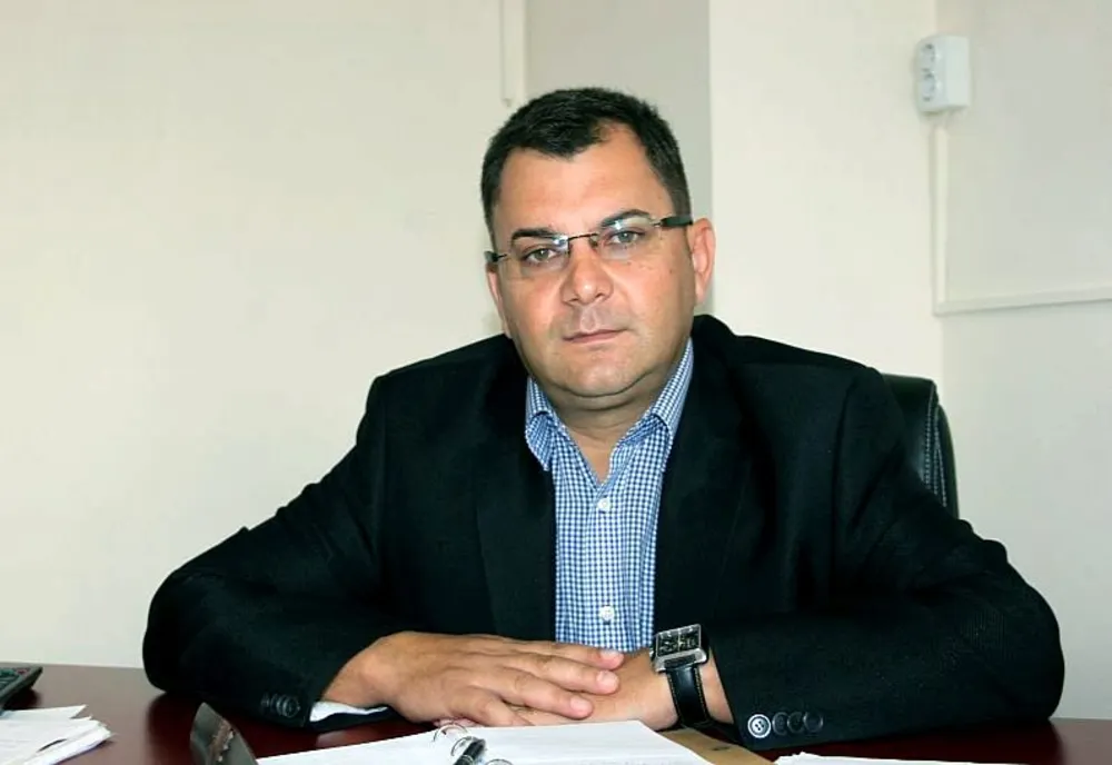 În plină stare de urgență, managerul Spitalului Județean de urgență Sf. Pantelimon din Focșani, Constantin Mîndrilă, a refuzat să participe la ședința Consiliului de Administrație