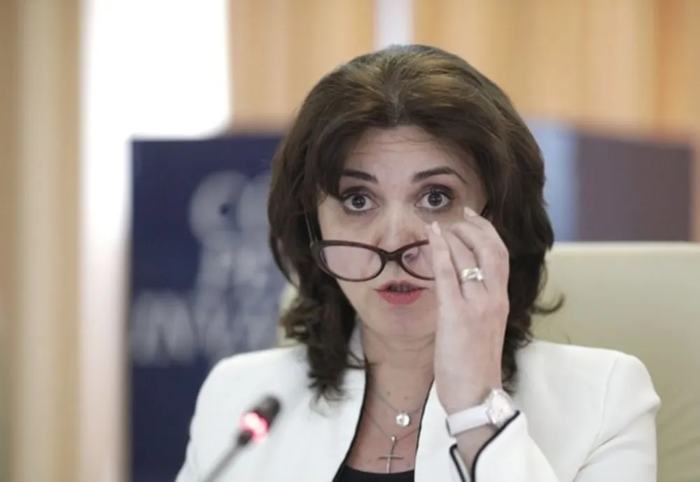Monica Anisie: Guvernul a dat bani pentru modernizarea a peste 350 de școli care au toaletele în curte