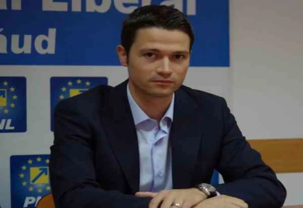 Robert Sighiartău cere public demisia lui Orban: ”PNL a cedat ministere importante pentru a obține șefia Camerei Deputaților”