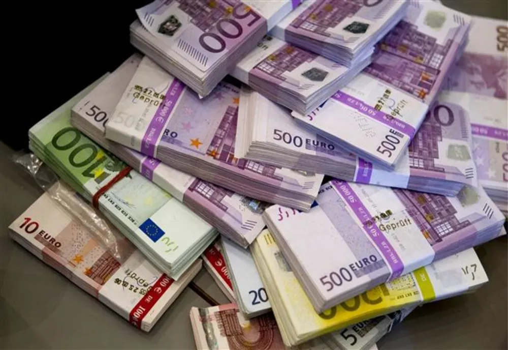 Legea privind acordul de împrumut între România şi BIRD, în valoare de 500 de milioane euro, promulgată de Președintele Klaus Iohannis