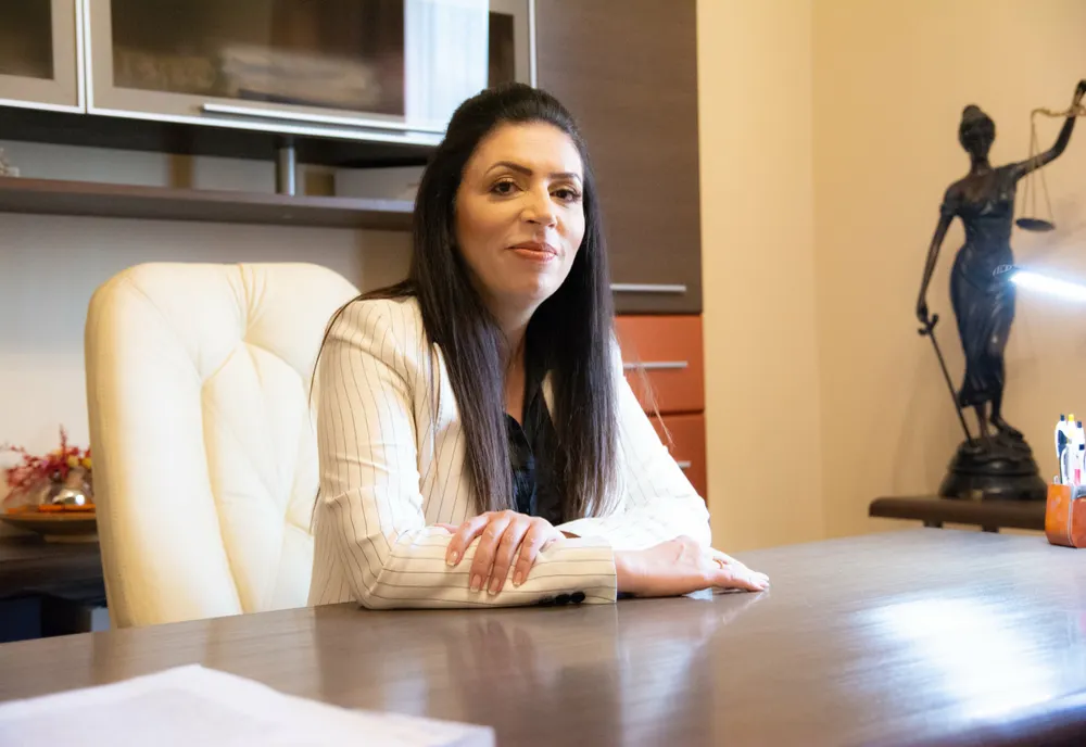 Senatorul vâlcean Claudia Banu luptă pentru drepturile femeilor supuse unor situații sensibile