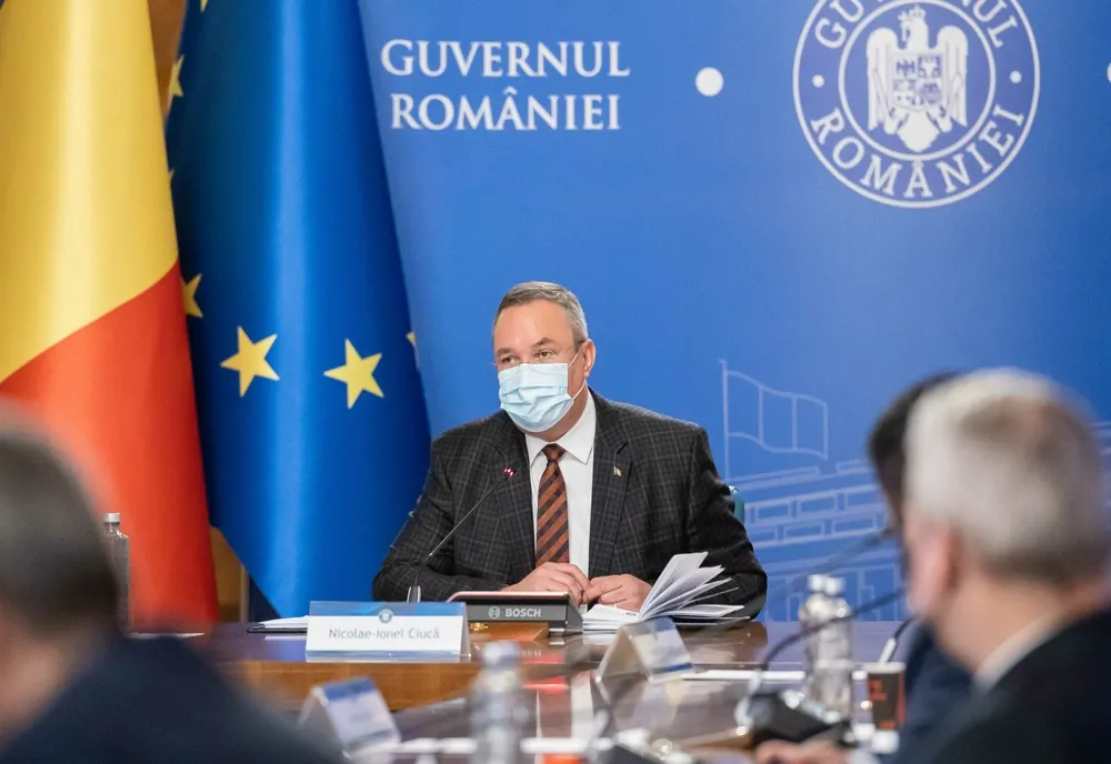 Isteria carburanților - Ședință de urgență la Guvern - Ciucă i-a convocat de urgență pe miniștrii Energiei și Economiei