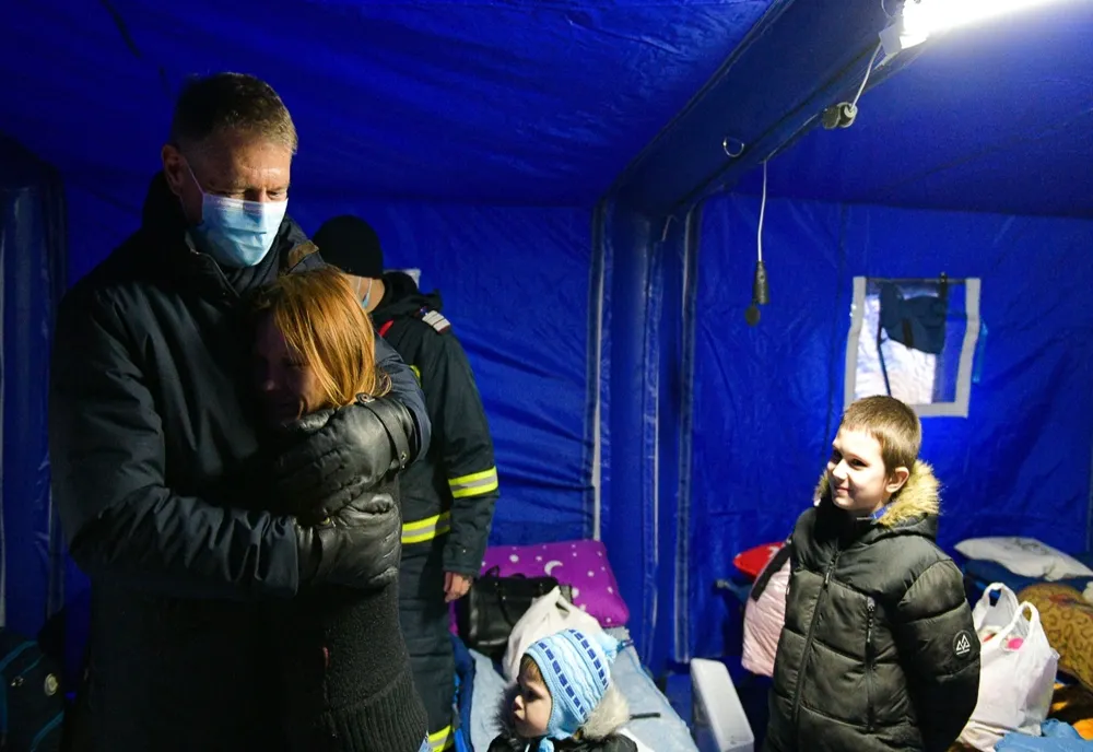 Președintele României, Klaus iohannis: ”Niciun ucrainean, nicio ucraineancă nu vor fi refuzați la intrarea în România. Sunt foarte bine primiți”