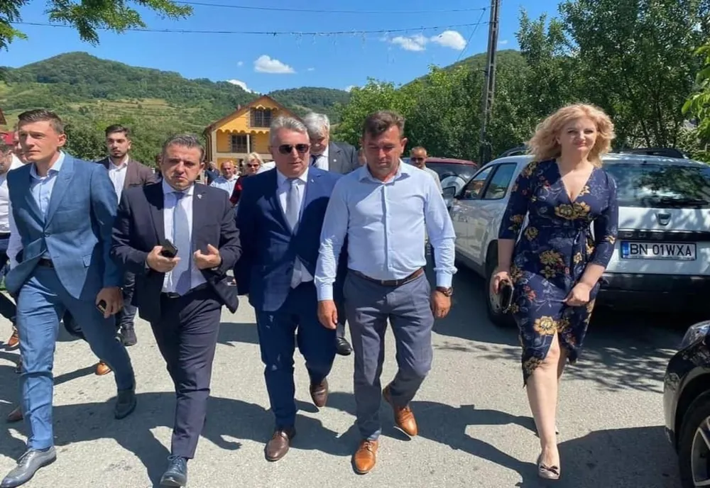 Ministrul Afacerilor Interne Lucian Bode a inaugurat, sâmbătă, în judeţul Bistriţa-Năsăud două obiective de dezvoltare locală finanţate prin PNDL