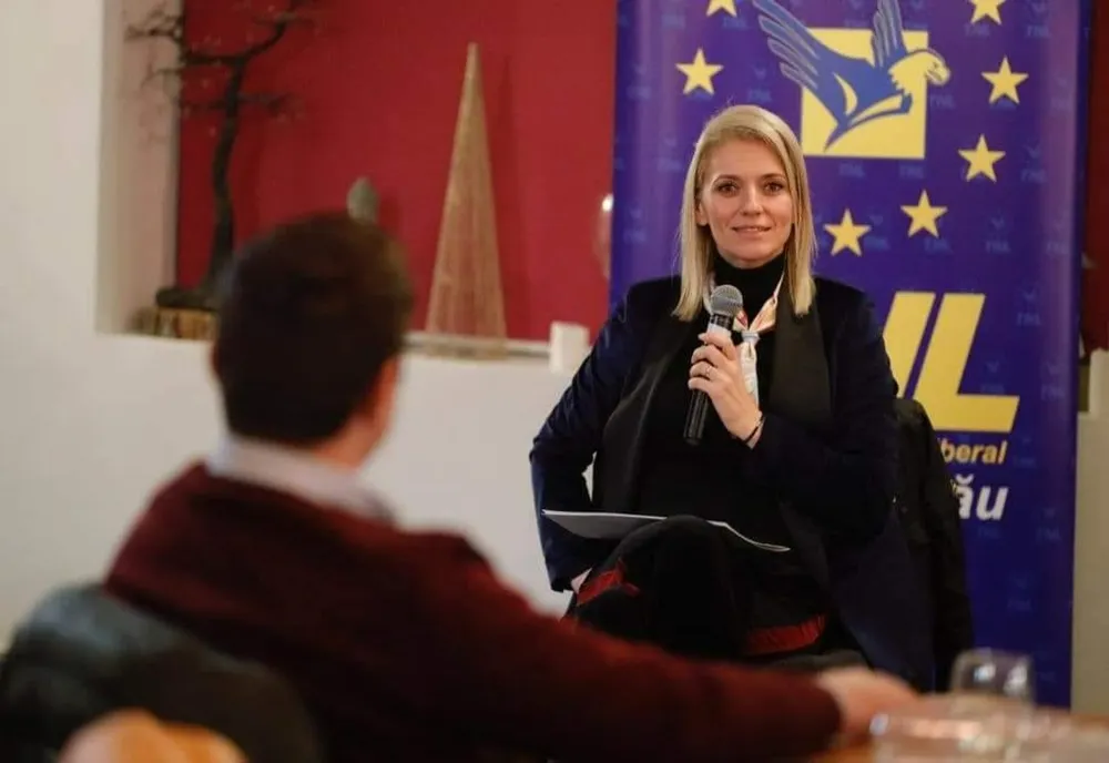 Președinta Senatului, Alina Gorghiu s-a întâlinit cu tinerii liberali buzoieni la ”Cafeneaua Liberală"