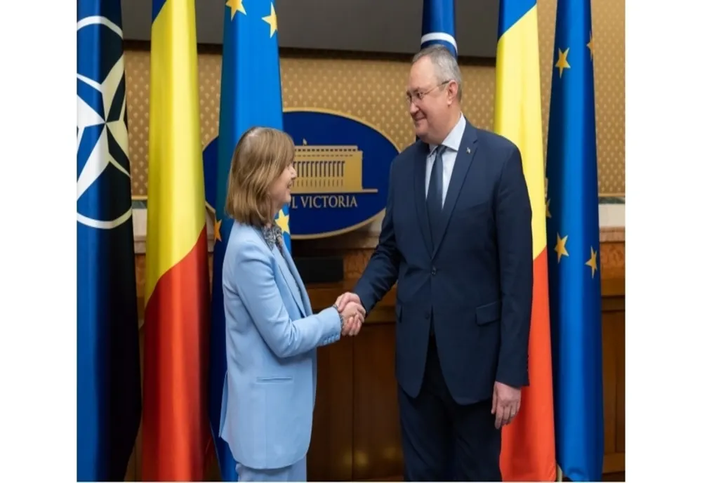 Ambasadoarea SUA la Bucureşti spune că implicarea României în combaterea traficului de persoane reprezintă un argument puternic pentru accederea ţării noastre la Programul Visa Waver