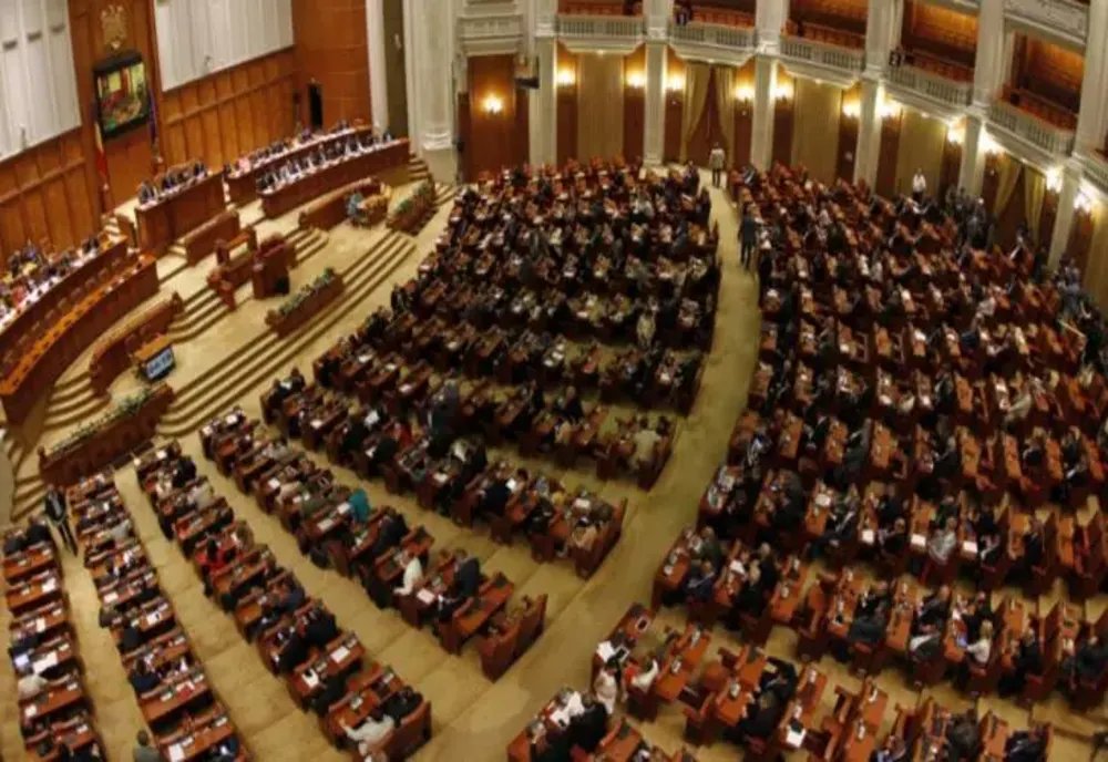 MOȚIUNEA DE CENZURĂ A FOST RESPINSĂ ÎN PLEN