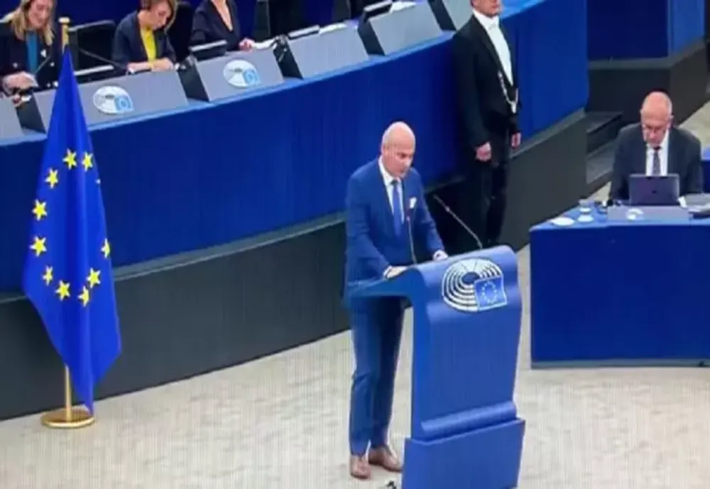 RAREȘ BOGDAN: „EUROPA PARE O DISTINSĂ DOAMNĂ BĂTRÂNĂ, AJUNSĂ ÎNTR-UN SCAUN CU ROTILE” | VIDEO