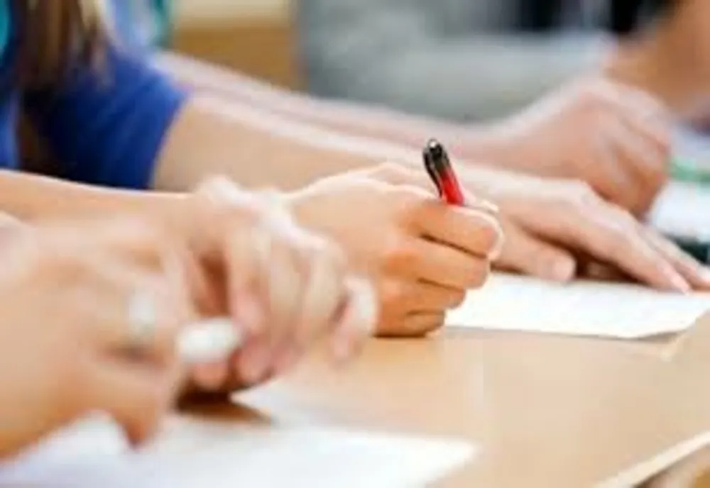 Ministerul Educaţiei: Programul „Primul student din familie” a fost lansat în consultare publică