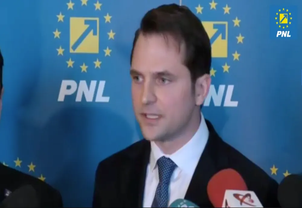 SEBASTIAN BURDUJA ȘTERGE PE JOS CU NICUȘOR DAN: ”CANDIDEAZĂ LA PREȘEDINȚIE PENTRU CĂ ESTE PUR ȘI SIMPLU DEPĂȘIT DE PROBLEMELE BUCUREȘTIULUI”