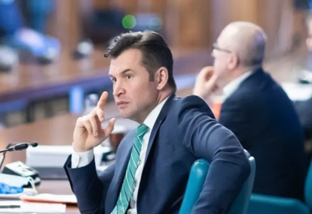IONUŢ STROE: ”NU A EXISTAT O DISCUŢIE CLARĂ PENTRU STABILIREA UNUI MANDAT, APROPO DE DEPLASAREA PREMIERULUI LA BRUXELLES”