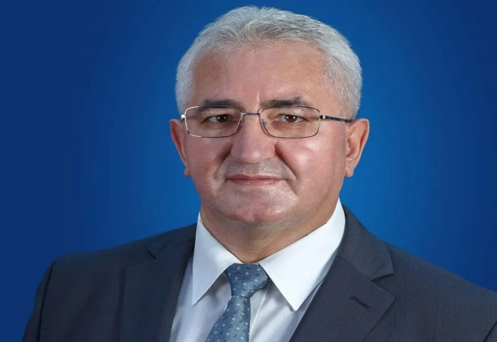  Suceava: Primarul Ion Lungu a continuat vizita în unitățile de învățământ pentru a vedea stadiul de pregătire a lucrărilor privind noul an școlar