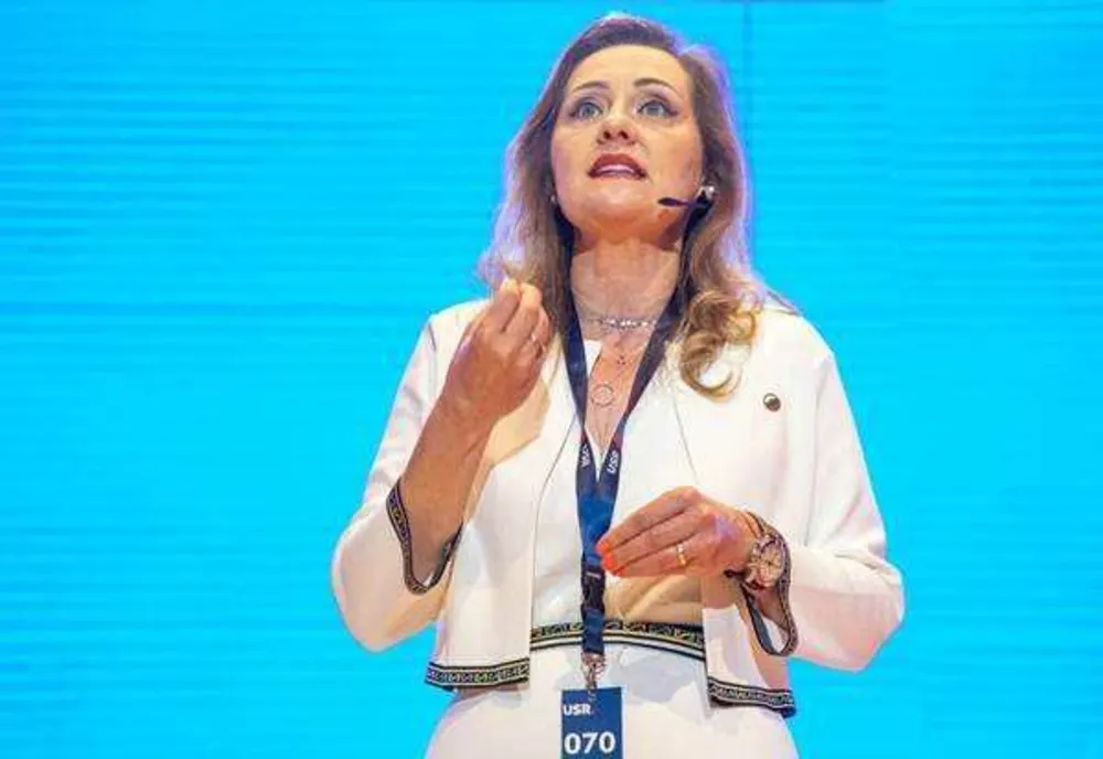 DECIZIILE PRIPITE ALE ELENEI LASCONI IRITĂ USR