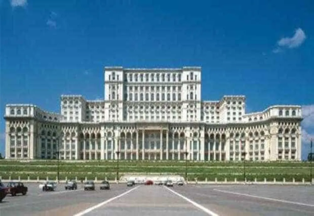 PARLAMENTUL NU MAI E ADMINISTRAT DE RAPPS. BOLOJAN VREA O VALORIFICARE MAI EFICIENTĂ A CASEI POPORULUI
