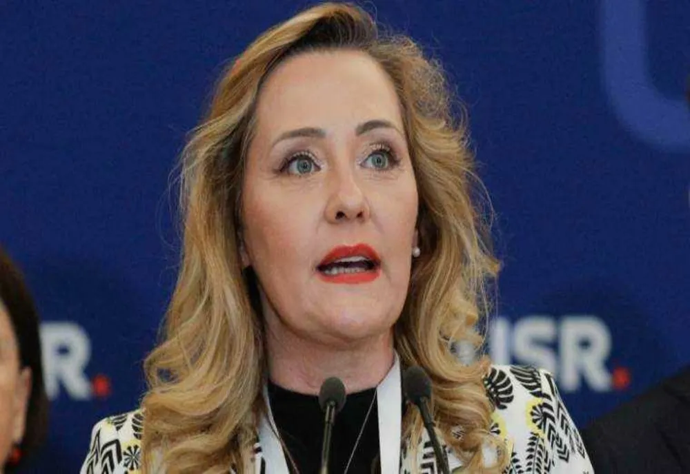 LIBERALII ANALIZEAZĂ VARIANTA CIUCĂ PREȘEDINTE ȘI LASCONI PREMIER