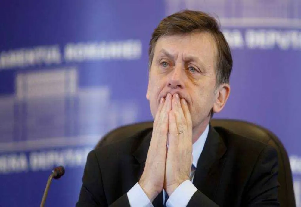 CRIN ANTONESCU RUPE TĂCEREA: CE CREDE DESPRE VICTOR PONTA ȘI CE ȘANSE SUNT SĂ ÎI „FURE” DIN ELECTORAT