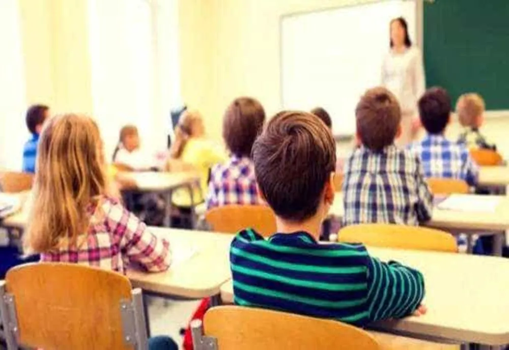 CIUCĂ: PNL ÎŞI ASUMĂ UN ANGAJAMENT FERM - PÂNĂ ÎN 2028 SALARIILE DIN EDUCAŢIE VOR AJUNGE LA ACELAŞI NIVEL CU CELE DIN SĂNĂTATE