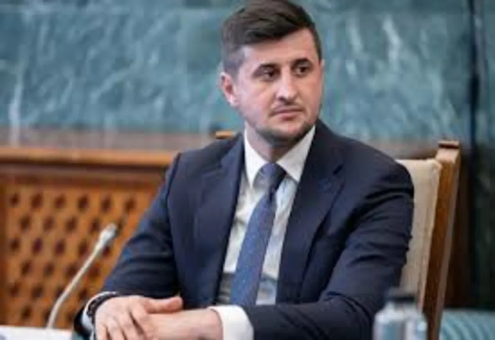 SENATORUL PNL LUCIAN PETRICĂ RUSU: AVEM NEVOIE DE DIASPORA NU DOAR ÎN ZILELE ÎN CARE SE VOTEAZĂ, CI ÎN FIECARE ZI ÎN CARE CONSTRUIM ROMÂNIA