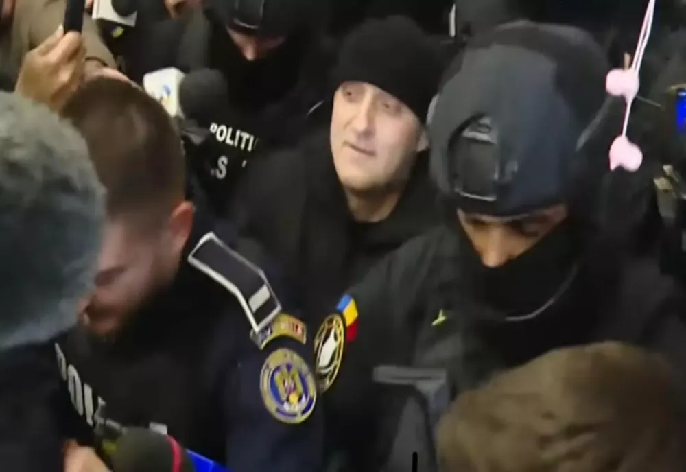 Horațiu Potra, preluat de mascați direct de pe Aeroportul Otopeni. Mobilizare uriașă a forțelor de ordine - VIDEO