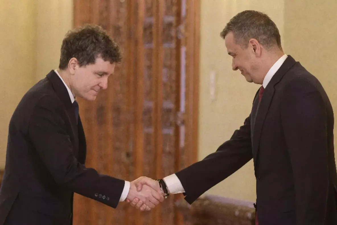 Nicușor Dan știa de moțiunea de cenzură încă de sâmbătă. Ce nu a prevăzut președintele despre alianța PSD-AUR