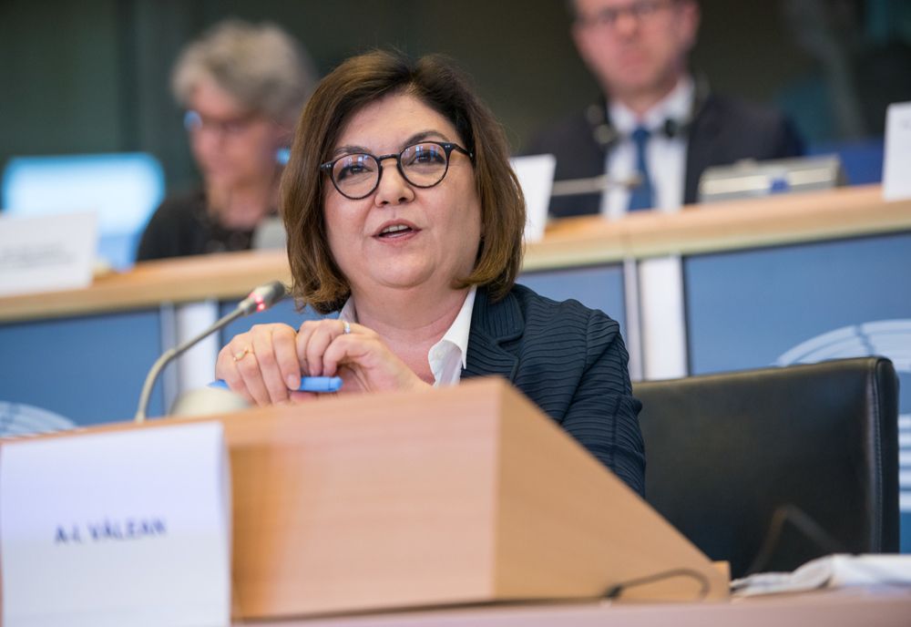 Comisarul european Adina Vălean despre testele COVID-19 pe aeroporturi: Nu recomandăm așa ceva