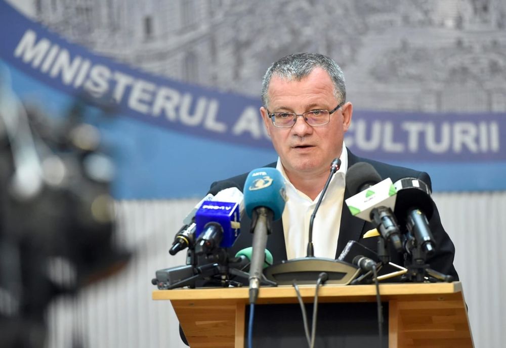 Ministrul Oros către aleșii PSD: ”Ati calarit agricultura Romaniei timp de 22 de ani distrugand aproape tot”