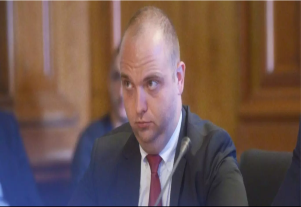 Cum și-a dat BONUS singur secretarul de stat din ministerul lui Grindeanu - La ce a recurs Bogdan Mîndrescu pentru 50.000 de euro