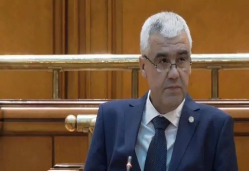 Un deputat PNL şi unul neafiliat au trecut la grupul AUR - Regrupare parlamentară înainte de alegeri