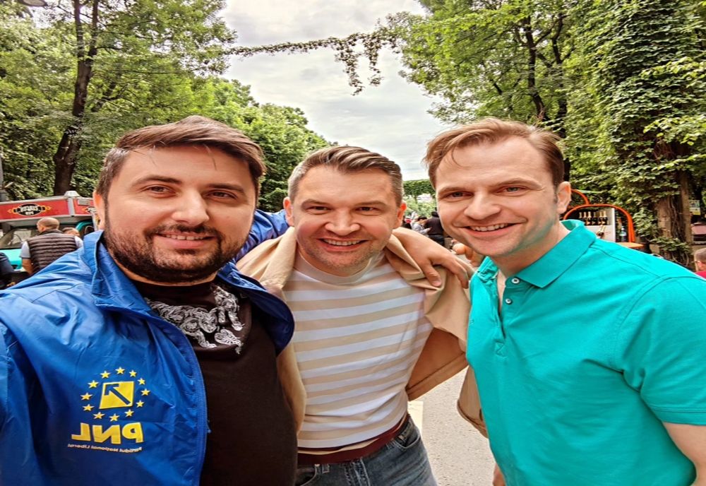 Sebastian Burduja din mijlocul revoluției turcoaz: ”Suntem de departe echipa care a stat cel mai mult în stradă printre bucureșteni”