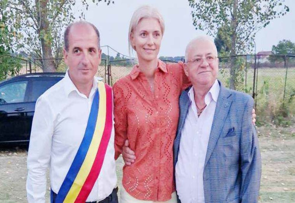 SĂRBĂTOARE ÎN COMUNELE SUSENI ȘI DOMNEȘTI: ALINA GORGHIU, ALĂTURI DE LOCUITORI