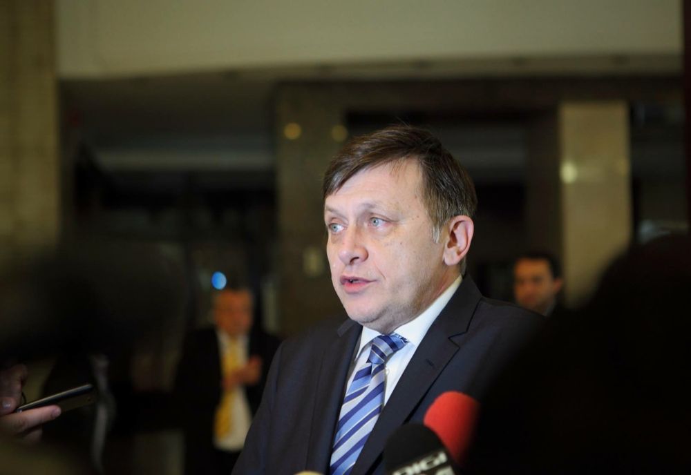 CRIN ANTONESCU CALMEAZĂ SPITITELE: SCUTUL DE LA DEVESELU NU SE MUTĂ NICIUN CENTIMETRU
