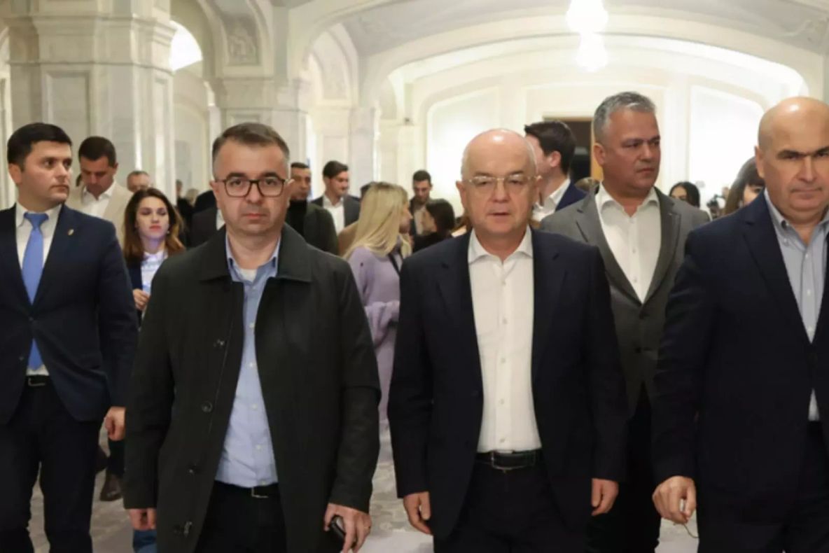 Liderii PNL au decis să susțină Guvernul Bolojan și avertizează PSD că, dacă mai „generează tensiuni”, nu mai poate rămâne în aceeași coaliție