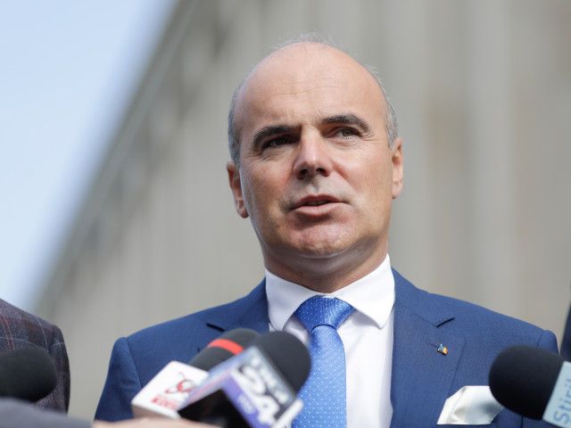 Rareș Bogdan: „Green Deal-ul a devenit un risc major pentru economie. Mai pe șleau: sunt bune trotinetele, dar să nu fim chiar proști!”