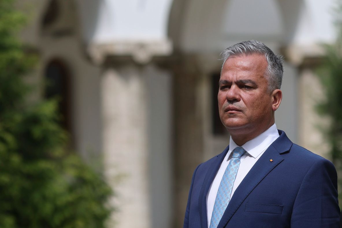Premierul desemnat, Adrian Veștea, vine în studioul Realitatea Plus! Își prezintă planul pentru noul Cabinet după retragerea lui Eugen Tomac LIVE TEXT