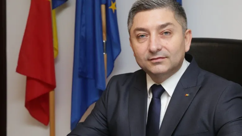 Un greu din PNL îl atacă fără menajamente pe Bolojan, pe tema legii salarizării: "E de noaptea minții! O demență totală!"