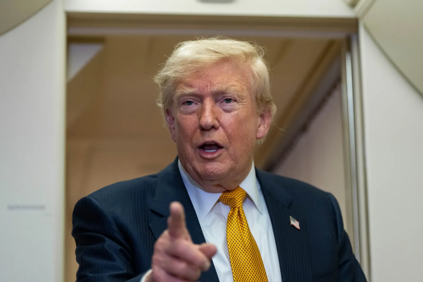 Trump spune că va declara Strâmtoarea Ormuz teritoriu al SUA