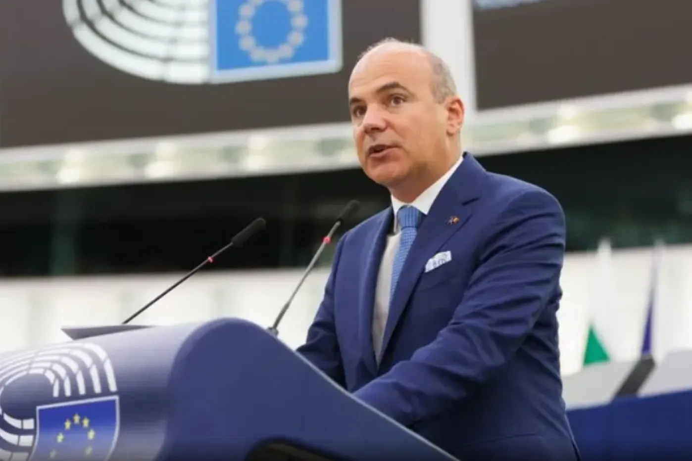 Rareș Bogdan îl critică dur pe Ilie Bolojan: „Coboară din birou și stai de vorbă cu ei!”. Mesaj de susținere pentru fermierii aflați în protest