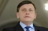 Crin Antonescu: „Nicușor, ca șoferul care îți spune: frâna nu mai merge, volanul mi s-a blocat, stați liniștit, trecem și peste asta”