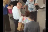 Bolojan face baie de mulțime, opoziția îl acuză de prăbușirea economică