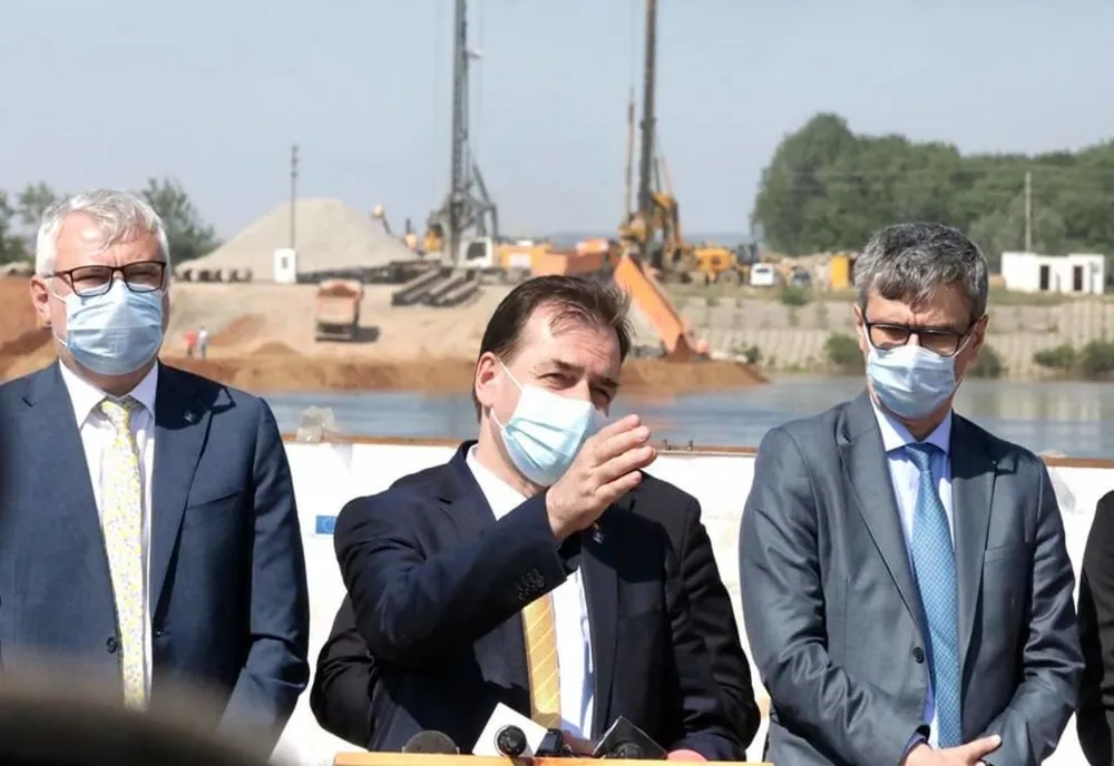 Premierul român prezent pe șantierul Drumului Expres Craiova-Pitești