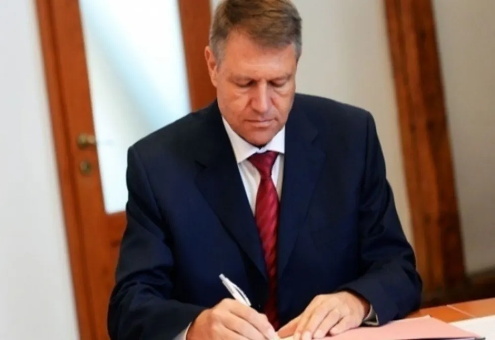 Președintele Iohannis i-a retras lui Aurel Papari titlul de „Luptător pentru Victoria Revoluţiei din Decembrie 1989
