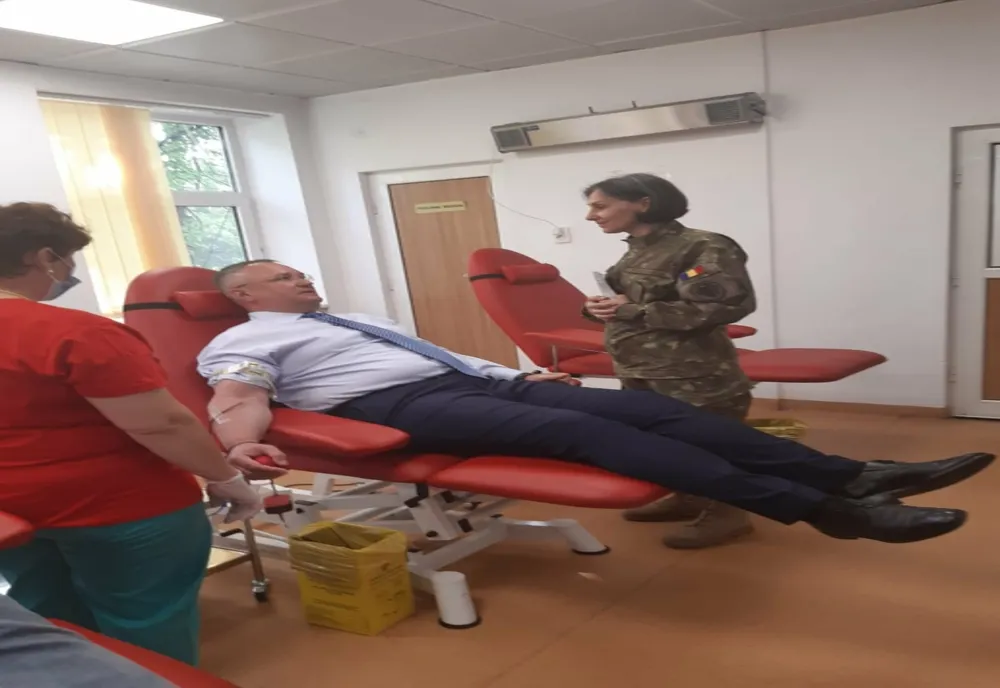Premierul României după ce a donat sânge: „Știu că este mare nevoie de sânge pentru cei aflați în suferință”