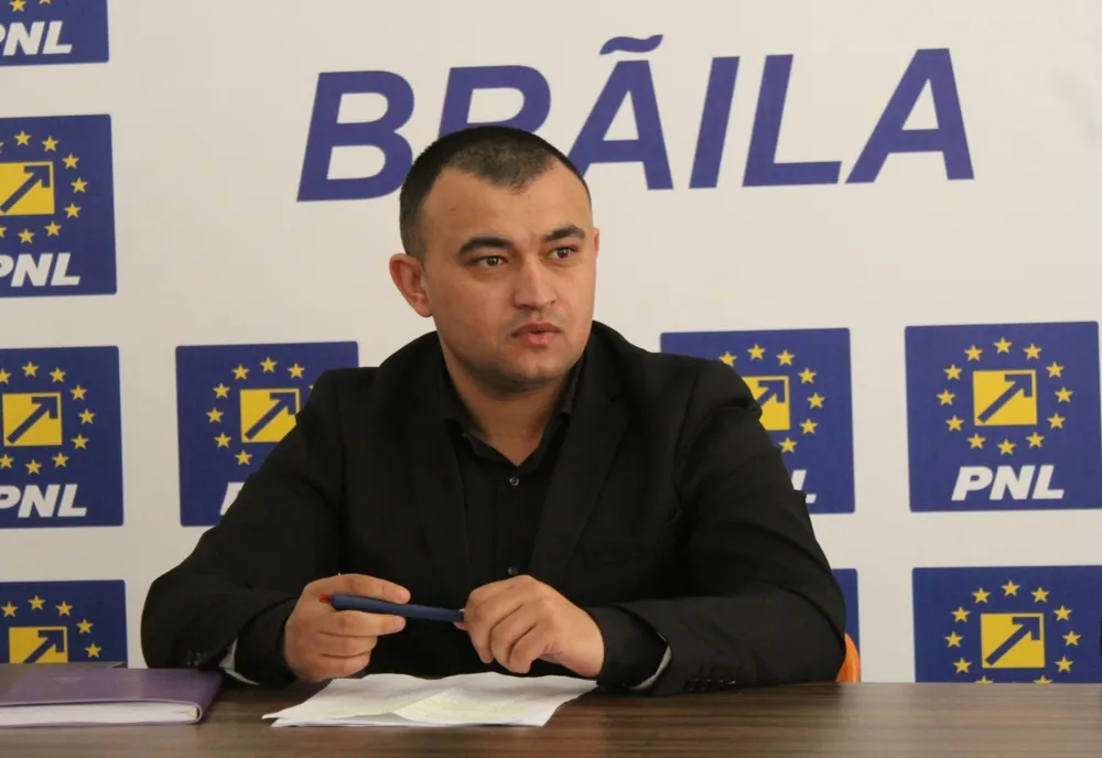 Deputatul Popa îi va premia pe fiecare dintre cei doi tineri din Brăila, care au avut media 10 la Bacalaureat, cu câte 5000 lei
