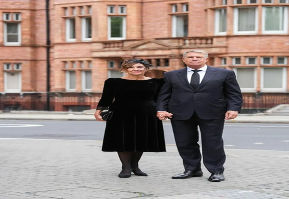Carmen Iohannis, alături de președintele României la funeraliile Reginei Elisabeta a II-a. Cum s-a îmbrăcat Prima Doamnă la dineul de la Palatul Buckingham