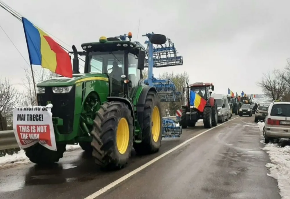 Fermierii ies în stradă: protest de amploare azi în Piața Victoriei. Anca Alexandrescu, prezentă la manifestație