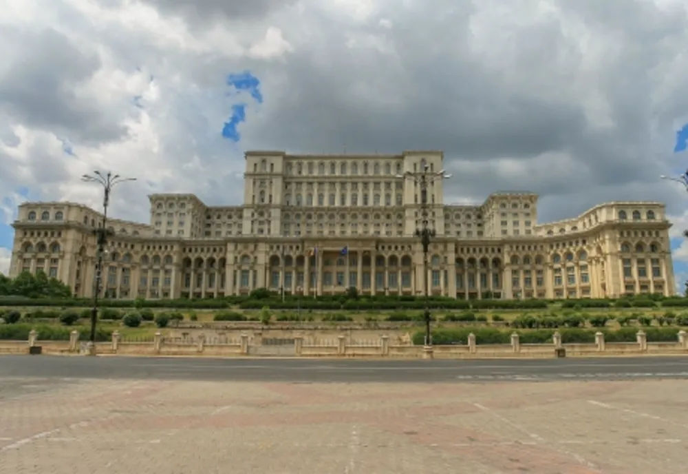 Ciprian Ciucu îi lasă pe parlamentari fără gard la palat. „Creează în zonă o atmosferă ostilă”
