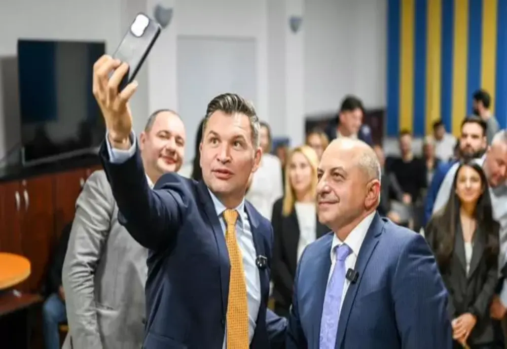 Cătălin Cîrstoiu a negat, din nou, informaţiile conform cărora s-ar retrage din cursa electorală pentru Primăria Capitalei