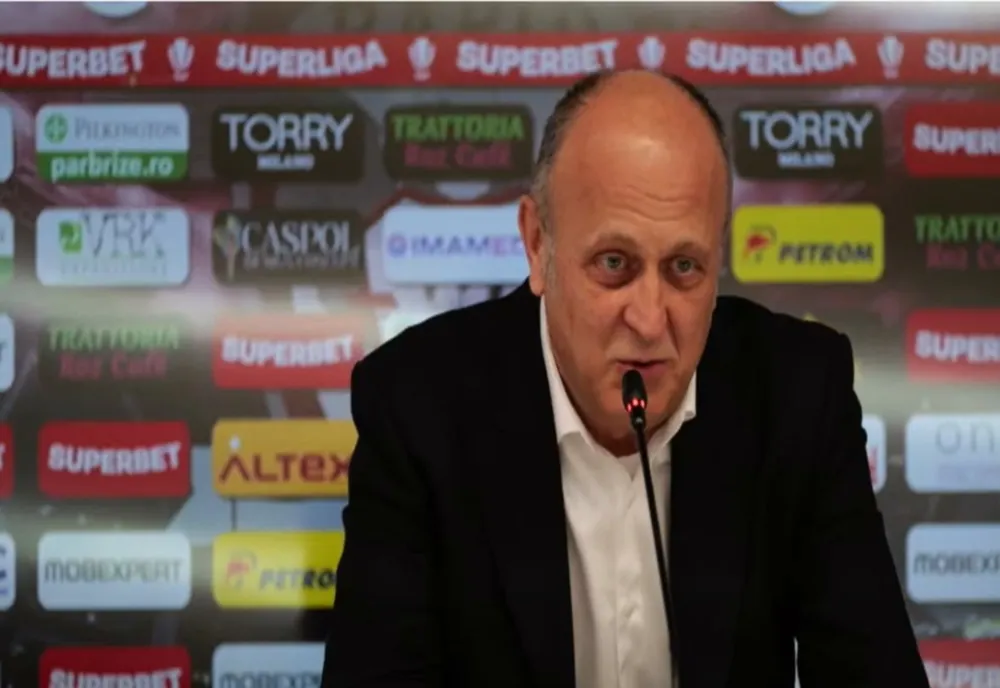 DAN ȘUCU, DECORAT DE ILIE BOLOJAN ÎNAINTE DE PLECAREA DE LA COTROCENI
