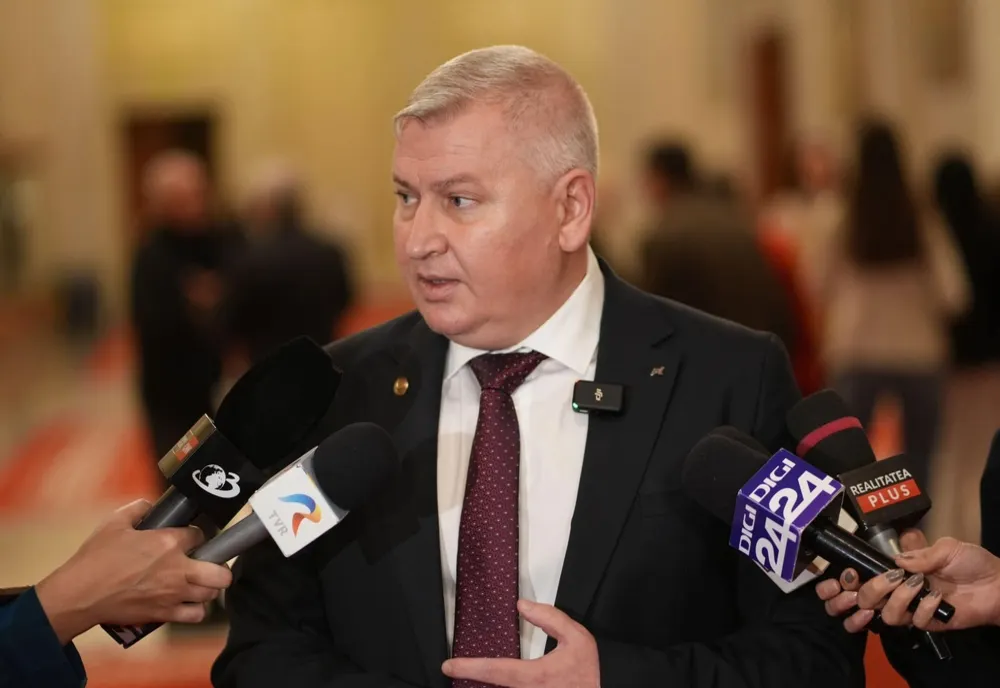 FLORIN ROMAN: SPERĂM SĂ AVEM UN RĂSPUNS LA CE AŞTEAPTĂ ROMÂNII. IAR CEI MAI MULŢI AŞTEAPTĂ UN GUVERN PLIN, CU ILIE BOLOJAN PREMIER